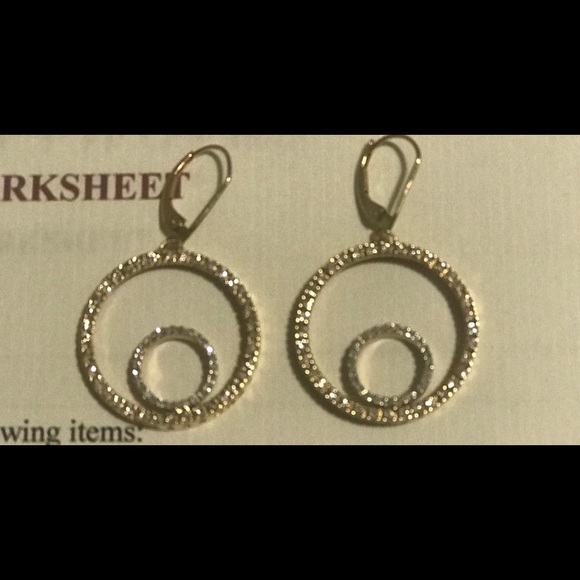 🌸14K White and Yellow Gold Eternity Earrings🤩 - Picture 4 of 5